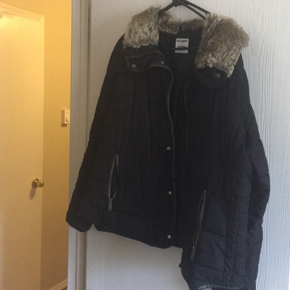 Black puff coat with faux fur collar